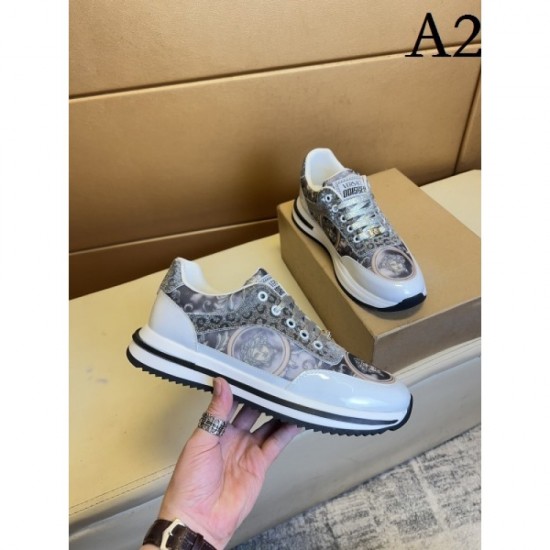 Essential items for spring and summer 2023SS sneakers VERSACE Versace Essential items for spring and summer 2023SS sneakers VERSACE Versace