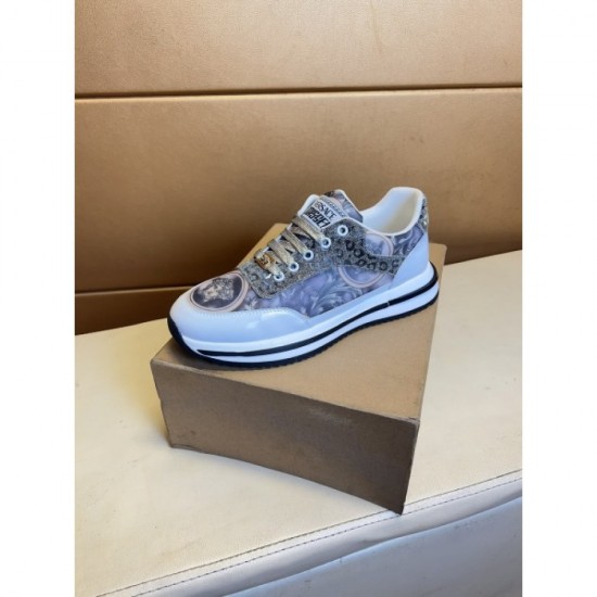 Essential items for spring and summer 2023SS sneakers VERSACE Versace Essential items for spring and summer 2023SS sneakers VERSACE Versace