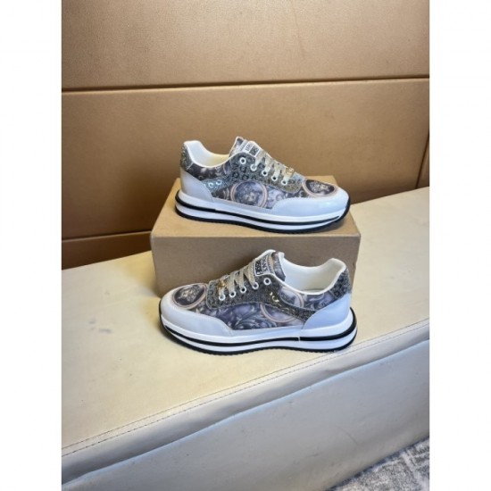 Essential items for spring and summer 2023SS sneakers VERSACE Versace Essential items for spring and summer 2023SS sneakers VERSACE Versace