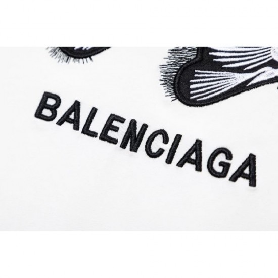 2023SS short-sleeved T-shirt I definitely want this summer BALENCIAGA Balenciaga 2023SS short-sleeved T-shirt I definitely want this summer BALENCIAGA Balenciaga