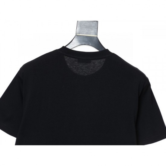 A must-have item for fashion people FENDI Fendi 2023SS short-sleeved T-shirt A must-have item for fashion people FENDI Fendi 2023SS short-sleeved T-shirt