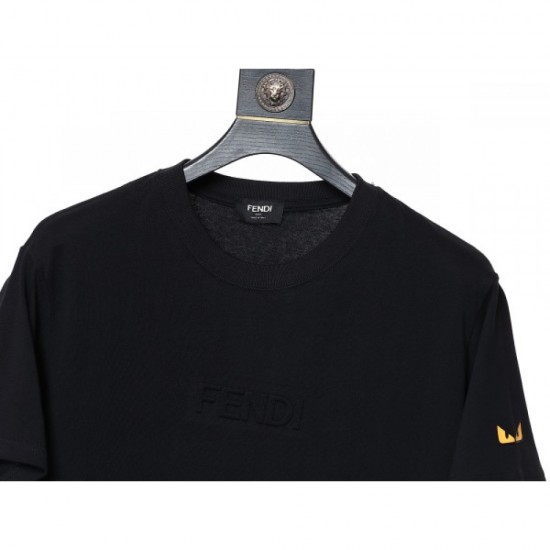 FENDI Fendi 2023SS short-sleeved T-shirt that feels the latest trend FENDI Fendi 2023SS short-sleeved T-shirt that feels the latest trend