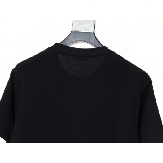 Limited design FENDI Fendi 2023SS short-sleeved T-shirt before it is sold out Limited design FENDI Fendi 2023SS short-sleeved T-shirt before it is sold out