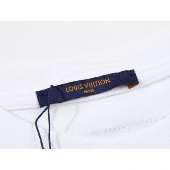 2023SS short-sleeved T-shirt adult charm LOUIS VUITTON Louis Vuitton 2023SS short-sleeved T-shirt adult charm LOUIS VUITTON Louis Vuitton