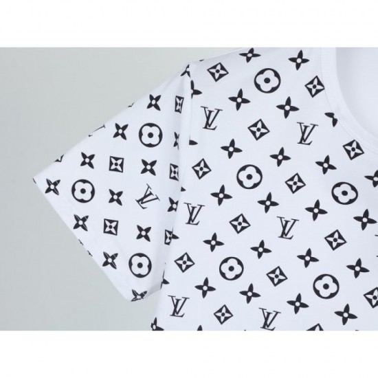 Popular model reproduction LOUIS VUITTON Louis Vuitton 2023SS short sleeve T-shirt Popular model reproduction LOUIS VUITTON Louis Vuitton 2023SS short sleeve T-shirt
