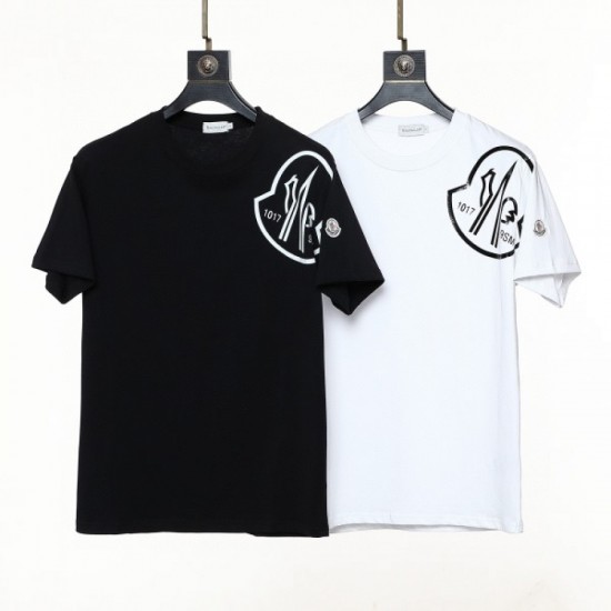 This year's popular coordination MONCLER Moncler 2023SS short-sleeved T-shirt This year's popular coordination MONCLER Moncler 2023SS short-sleeved T-shirt