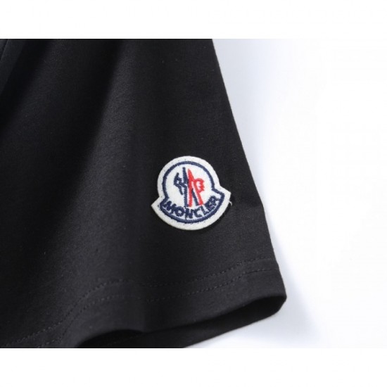 MONCLER Monk rail 2023SS short-sleeved T-shirt which plays an active part in every season MONCLER Monk rail 2023SS short-sleeved T-shirt which plays an active part in every season