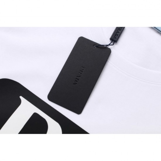 PRADA Prada short-sleeved T-shirt 2023SS There is a sense of fashion this season PRADA Prada short-sleeved T-shirt 2023SS There is a sense of fashion this season