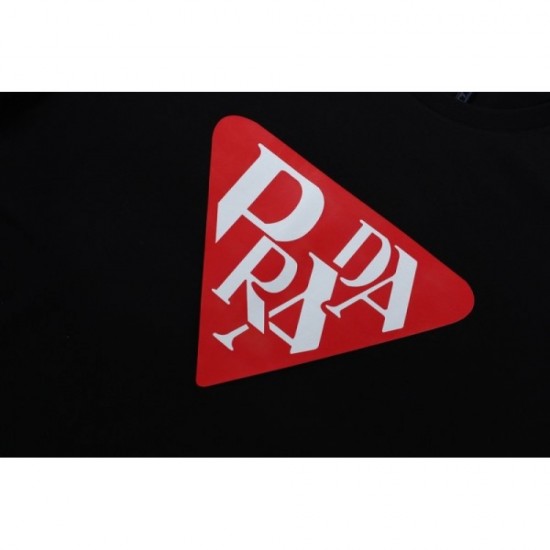 PRADA Prada short-sleeved T-shirt 2023SS There is a sense of fashion this season PRADA Prada short-sleeved T-shirt 2023SS There is a sense of fashion this season