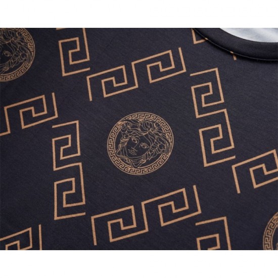 VERSACE Versace 2023SS short-sleeved T-shirt with emphasis on looseness and comfort VERSACE Versace 2023SS short-sleeved T-shirt with emphasis on looseness and comfort