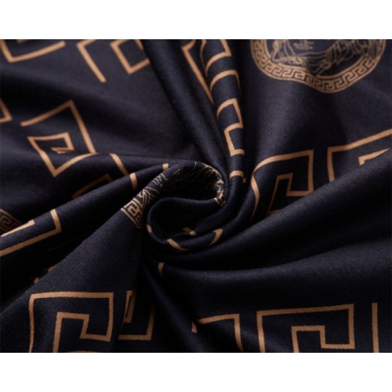 VERSACE Versace 2023SS short-sleeved T-shirt with emphasis on looseness and comfort VERSACE Versace 2023SS short-sleeved T-shirt with emphasis on looseness and comfort