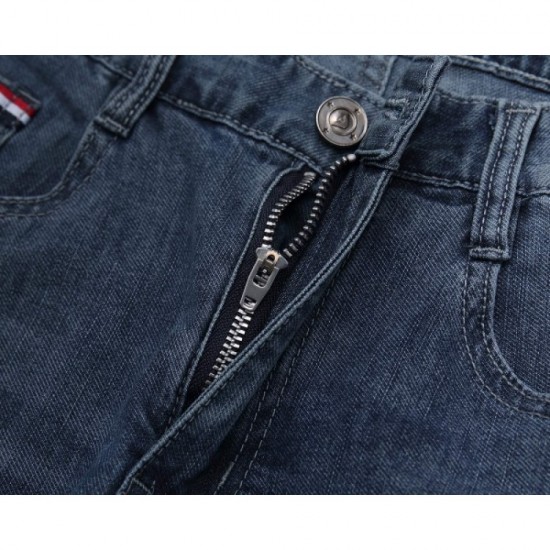 ARMANI This season's 2023SS denim pants are incorporated into Armani wear. ARMANI This season's 2023SS denim pants are incorporated into Armani wear.