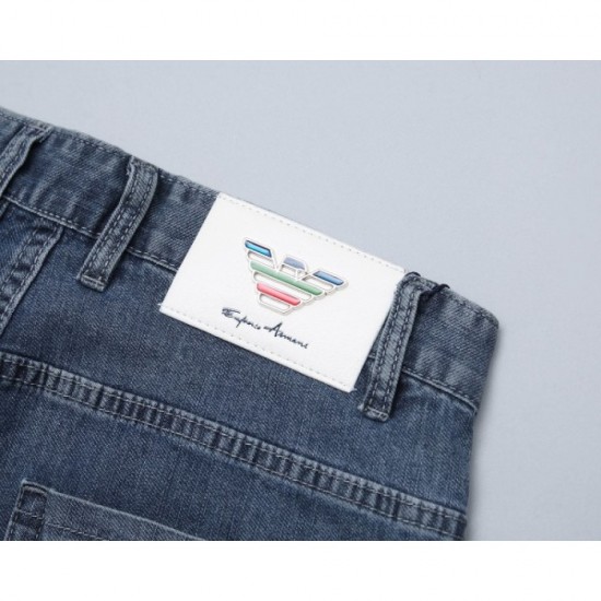 ARMANI This season's 2023SS denim pants are incorporated into Armani wear. ARMANI This season's 2023SS denim pants are incorporated into Armani wear.