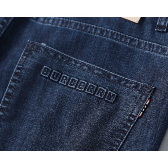Burberry Spring/Summer 2023 Collection Jeans Burberry Spring/Summer 2023 Collection Jeans