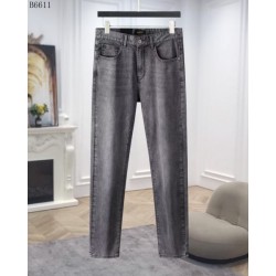 BURBERRY Burberry fastest! 2023 Spring/Summer trend jeans that are sure to boom