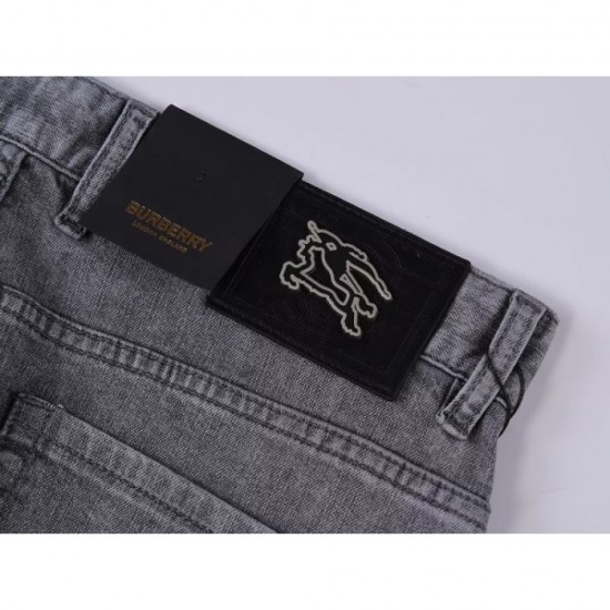 BURBERRY Burberry fastest! 2023 Spring/Summer trend jeans that are sure to boom BURBERRY Burberry fastest! 2023 Spring/Summer trend jeans that are sure to boom