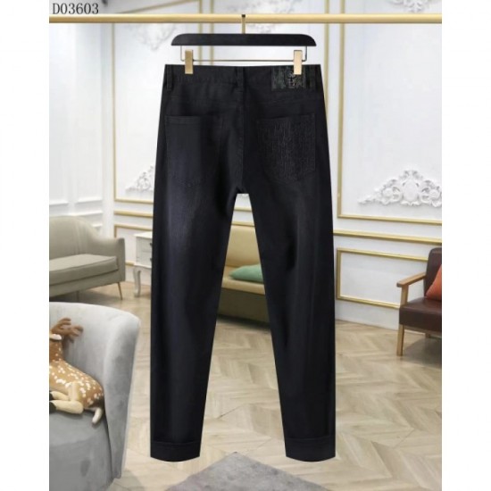 DIOR Dior 2023SS jeans that will definitely be popular this summer DIOR Dior 2023SS jeans that will definitely be popular this summer
