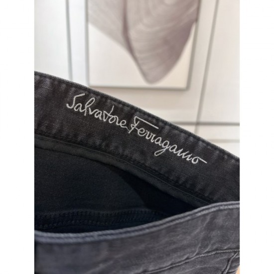 2023SS denim pants super rare product FERRAGAMO Salvatore Ferragamo 2023SS denim pants super rare product FERRAGAMO Salvatore Ferragamo