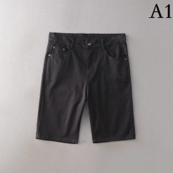 FENDI Fendi continues to be very active in the spring and summer of 2023! denim pants