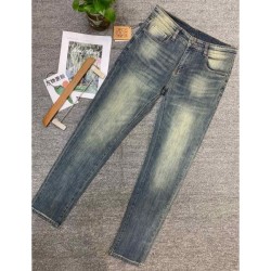 LOEWE 2023FW jeans have a casual atmosphere