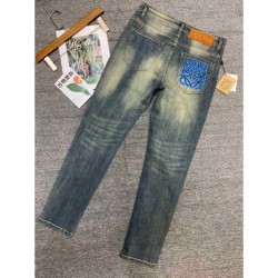 LOEWE 2023FW jeans have a casual atmosphere