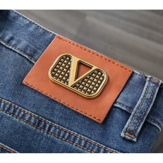 2023SS denim pants very popular item VALENTINO Valentino 2023SS denim pants very popular item VALENTINO Valentino