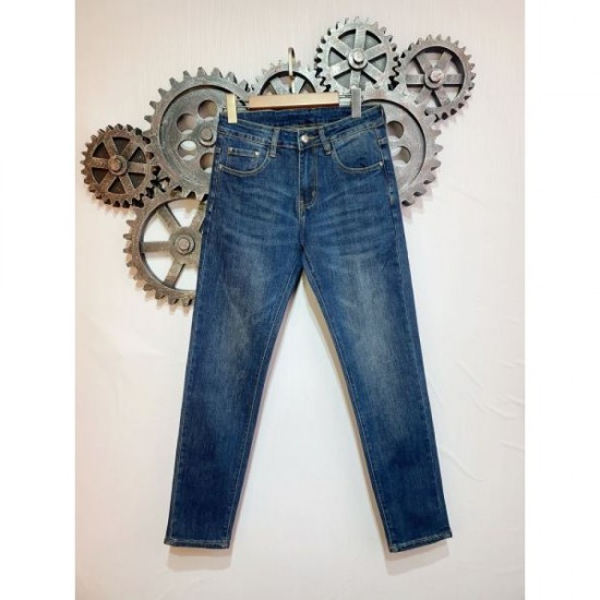 VALENTINO 2023FW Straight Jeans Celebrity Worn Product VALENTINO 2023FW Straight Jeans Celebrity Worn Product