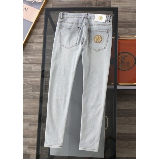 2023SS Denim Pants This year's popular classic new VERSACE Versace 2023SS Denim Pants This year's popular classic new VERSACE Versace