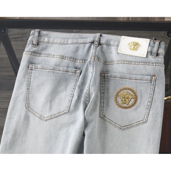 2023SS Denim Pants This year's popular classic new VERSACE Versace 2023SS Denim Pants This year's popular classic new VERSACE Versace