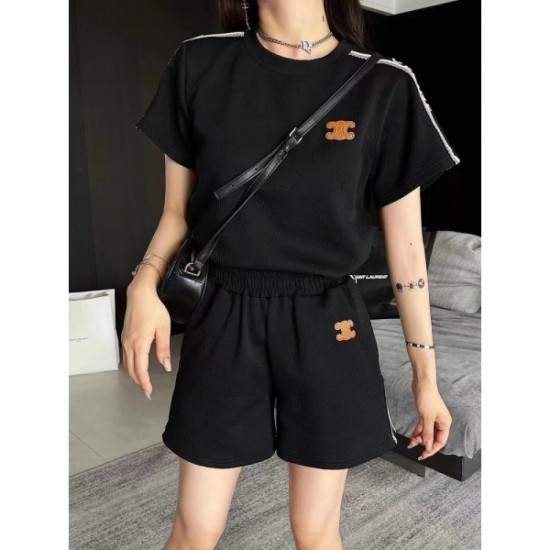A must-have item for this summer Casual suit 2023SS CELINE Celine A must-have item for this summer Casual suit 2023SS CELINE Celine