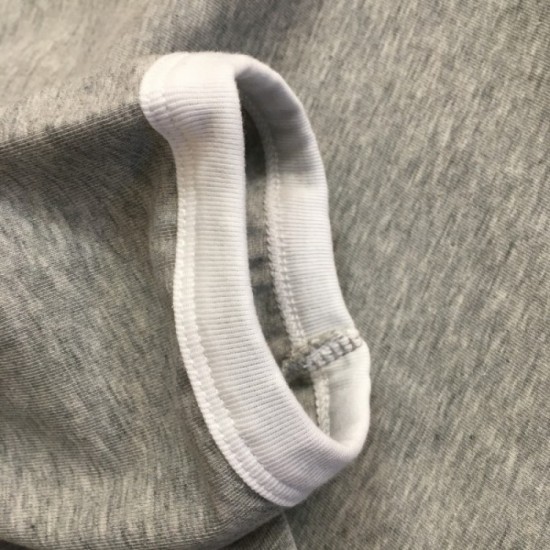 CELINE Celine 2023SS short-sleeved T-shirt Simple and mature impression is wonderful CELINE Celine 2023SS short-sleeved T-shirt Simple and mature impression is wonderful