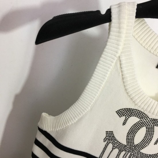 Knit vest to wear this summer 2023SS CHANEL Chanel Knit vest to wear this summer 2023SS CHANEL Chanel