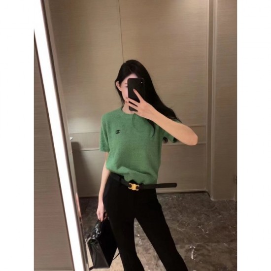 CHANEL Chanel 2023SS short-sleeved knit This autumn new work that can create a sense of room for adults CHANEL Chanel 2023SS short-sleeved knit This autumn new work that can create a sense of room for adults