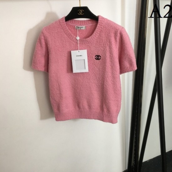 CHANEL Chanel 2023SS short-sleeved knit This autumn new work that can create a sense of room for adults CHANEL Chanel 2023SS short-sleeved knit This autumn new work that can create a sense of room for adults