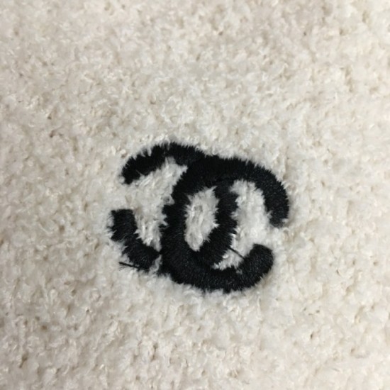 CHANEL Chanel 2023SS short-sleeved knit This autumn new work that can create a sense of room for adults CHANEL Chanel 2023SS short-sleeved knit This autumn new work that can create a sense of room for adults