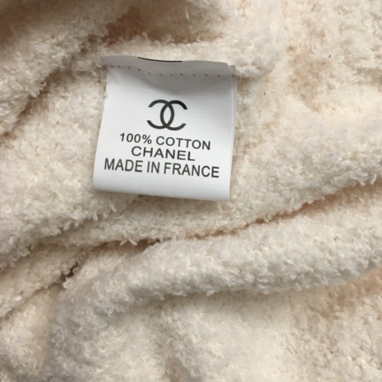 CHANEL Chanel 2023SS short-sleeved knit This autumn new work that can create a sense of room for adults CHANEL Chanel 2023SS short-sleeved knit This autumn new work that can create a sense of room for adults