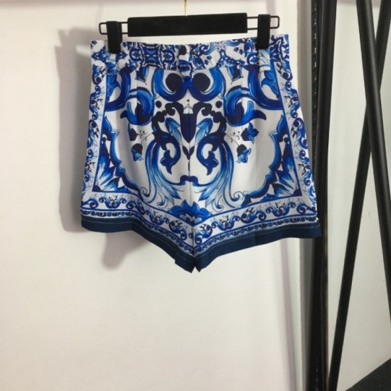 DOLCE & GABBANA Dolce & Gabbana 2023SS short-sleeved top and bottom set Summer new work of the topic DOLCE & GABBANA Dolce & Gabbana 2023SS short-sleeved top and bottom set Summer new work of the topic