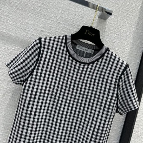 Short-sleeved knit 2023SS DIOR Dior with presence every season Short-sleeved knit 2023SS DIOR Dior with presence every season