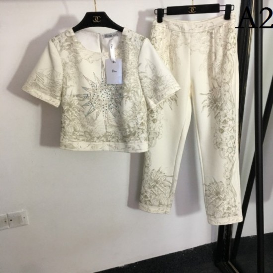 Perfect item for summer Short-sleeved T-shirt + straight pants top and bottom set 2023SS DIOR Dior Perfect item for summer Short-sleeved T-shirt + straight pants top and bottom set 2023SS DIOR Dior
