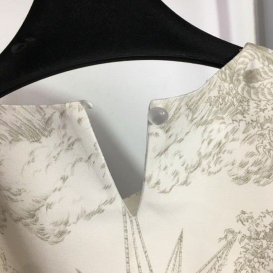 Perfect item for summer Short-sleeved T-shirt + straight pants top and bottom set 2023SS DIOR Dior Perfect item for summer Short-sleeved T-shirt + straight pants top and bottom set 2023SS DIOR Dior
