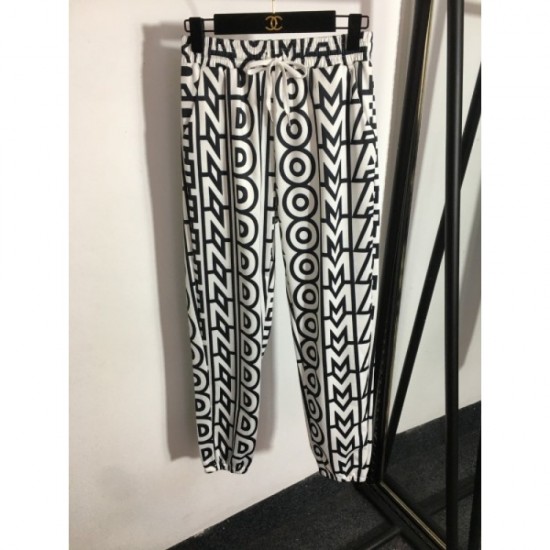 FENDI Fendi fashionable but not tired 2023SS sports suit FENDI Fendi fashionable but not tired 2023SS sports suit