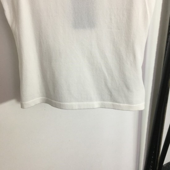 FENDI Fendi 2023SS Waistcoat A style that can be used for a long time this summer FENDI Fendi 2023SS Waistcoat A style that can be used for a long time this summer