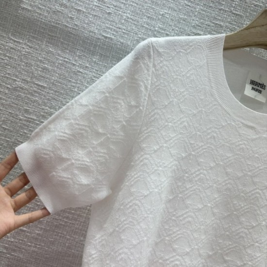 HERMES Hermes New 2023SS short-sleeved knit that has gained tremendous popularity HERMES Hermes New 2023SS short-sleeved knit that has gained tremendous popularity