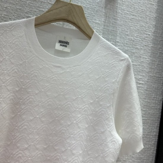 HERMES Hermes New 2023SS short-sleeved knit that has gained tremendous popularity HERMES Hermes New 2023SS short-sleeved knit that has gained tremendous popularity