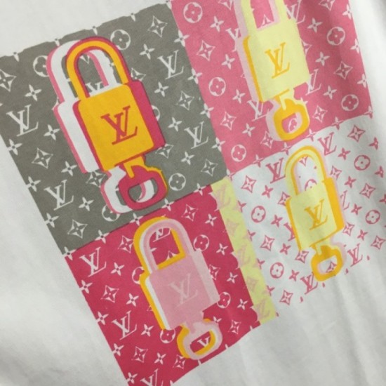 Extremely popular short-sleeved T-shirt 2023SS LOUIS VUITTON Louis Vuitton Extremely popular short-sleeved T-shirt 2023SS LOUIS VUITTON Louis Vuitton