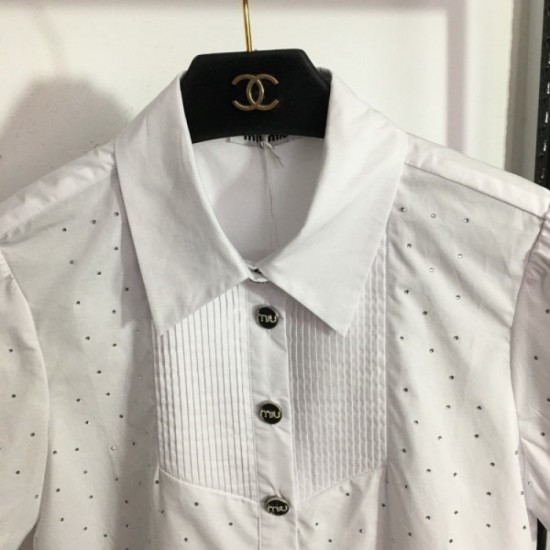MIU MIU 2023SS short-sleeved shirt Unique spring and summer coordination MIU MIU 2023SS short-sleeved shirt Unique spring and summer coordination