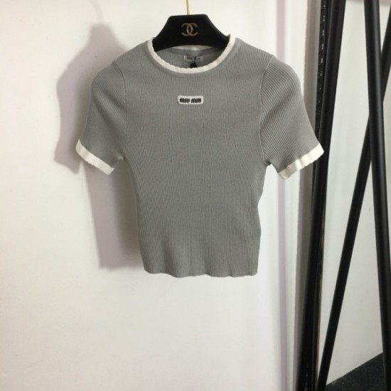 MIU MIU 2023SS short-sleeved knit summer standard that you want one new item MIU MIU 2023SS short-sleeved knit summer standard that you want one new item