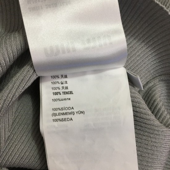 MIU MIU 2023SS short-sleeved knit summer standard that you want one new item MIU MIU 2023SS short-sleeved knit summer standard that you want one new item