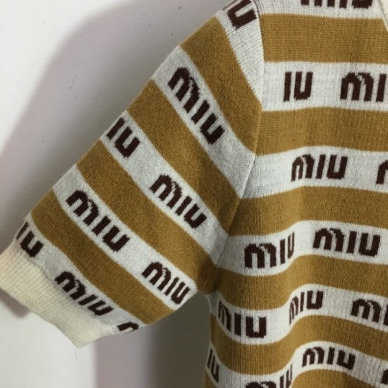 MIU MIU 2023SS short-sleeved knit brand new work that can't wait for summer MIU MIU 2023SS short-sleeved knit brand new work that can't wait for summer