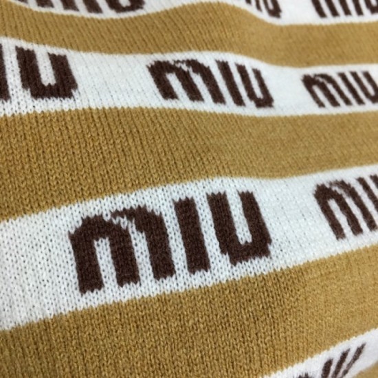 MIU MIU 2023SS short-sleeved knit brand new work that can't wait for summer MIU MIU 2023SS short-sleeved knit brand new work that can't wait for summer